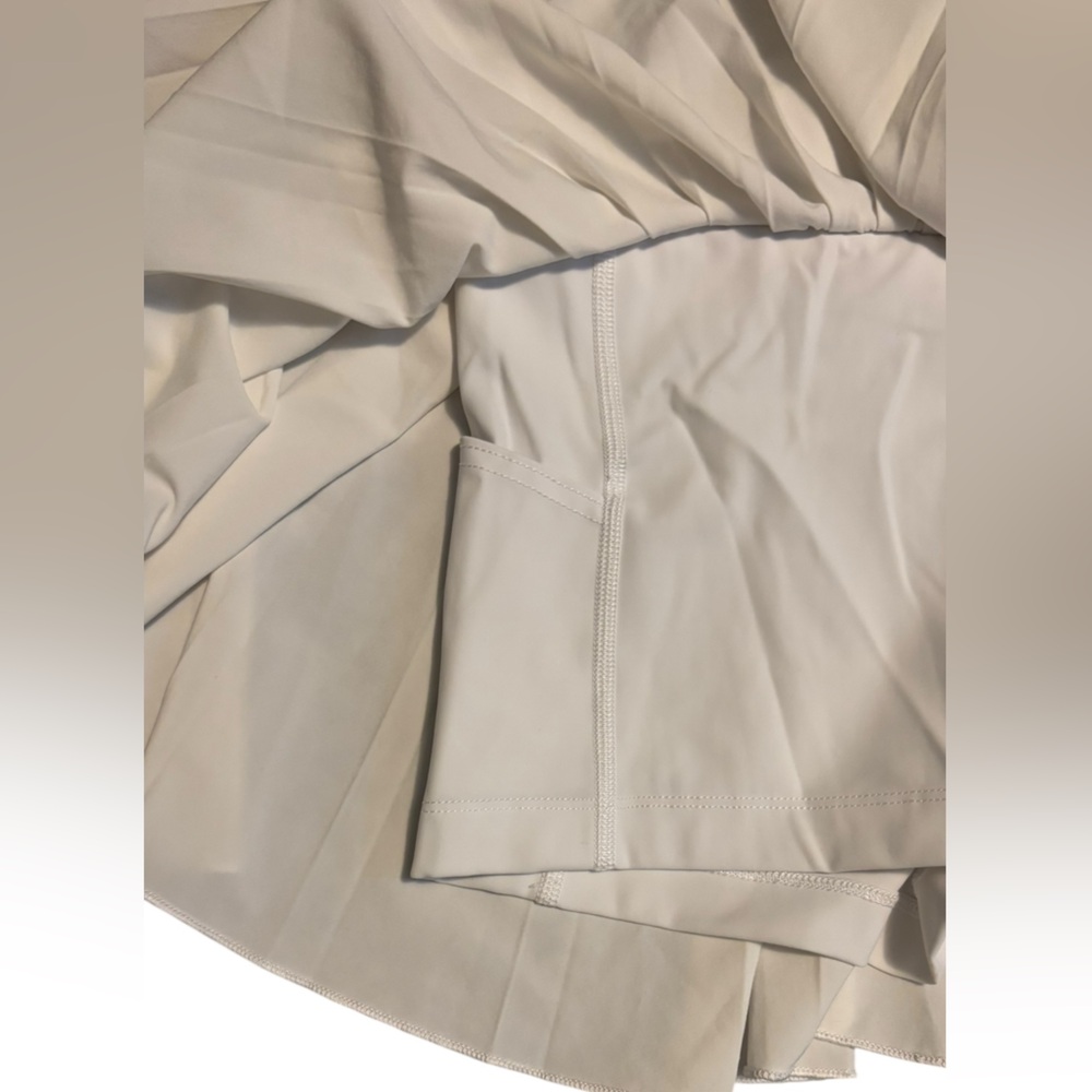 Aritzia TNA Action Pleated Tennis Skirt White XS Built-In Shorts Athleisure - Picture 5 of 6